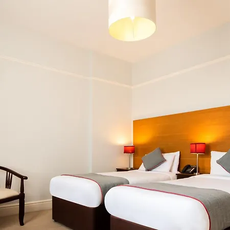 Oyo The Regency, Clifton Bristol