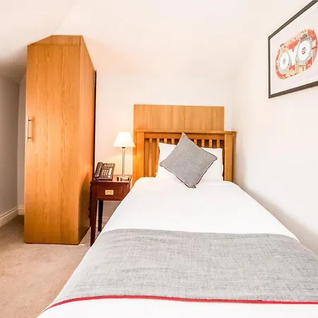 Hotel Oyo The Regency, Clifton