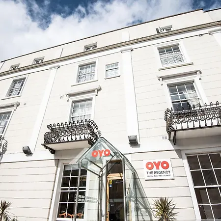 Oyo The Regency, Clifton Hotel