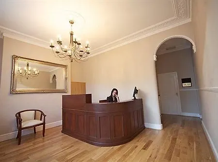 Oyo The Regency, Clifton Hotel 3*