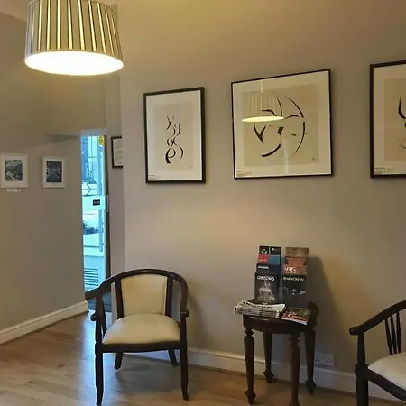 Отель Oyo The Regency, Clifton 3*