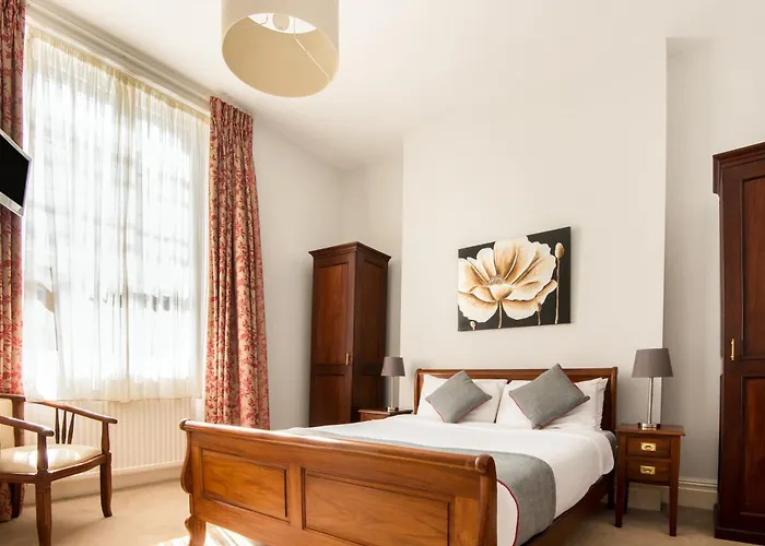 The Regency, Clifton 酒店 4*