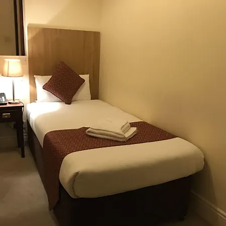 Oyo The Regency, Clifton Hotel