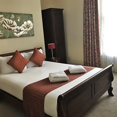 Hotel Oyo The Regency, Clifton 3*